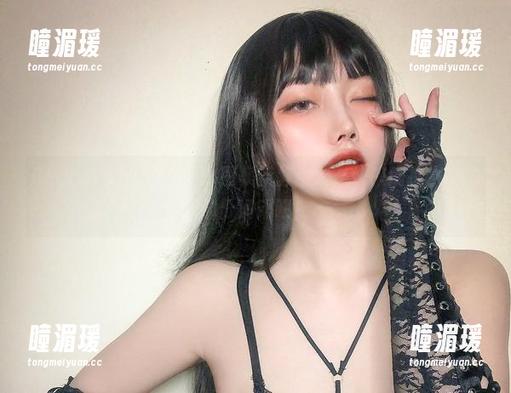 Choi Ji Yun的死库水图集新鲜出炉，快来捕捉水中的那份涌动吧！